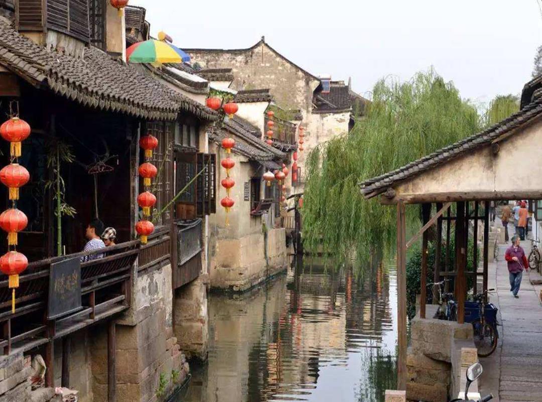 从卖水果的小贩变成青帮大佬，杜月笙的一生到底有多厉害？